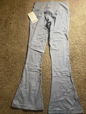 Lululemon aligns rib mini flare